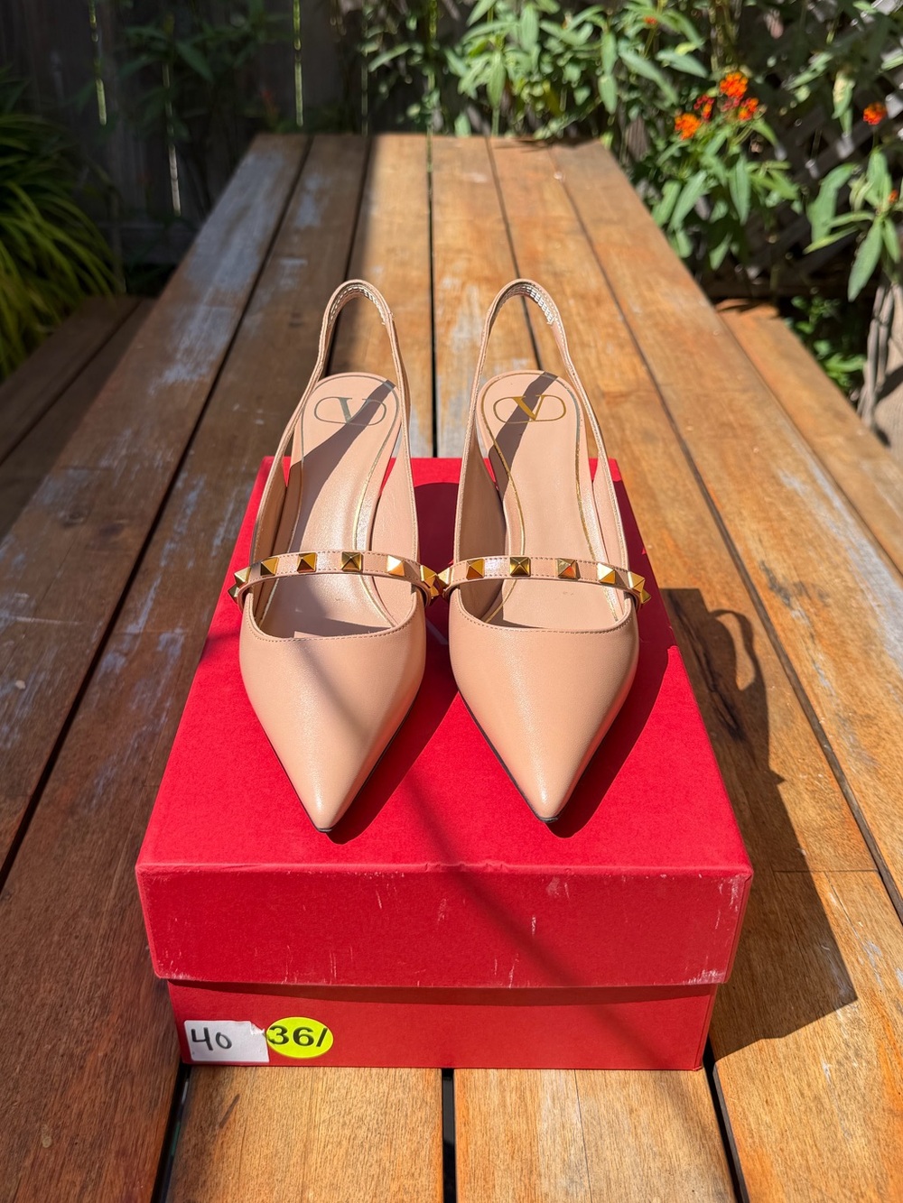 VALENTINO GARAVANI Leather Rockstud Slingback Pumps - Picture 8 of 8